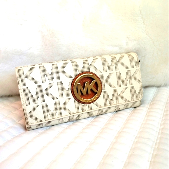🩷Michael Kors Logo Wallet - Picture 1 of 6